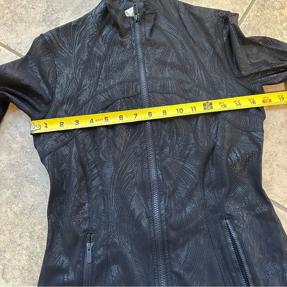 Lululemon Define Jacket Foil/Shine Printed Size 6 - Picture 9 of 11